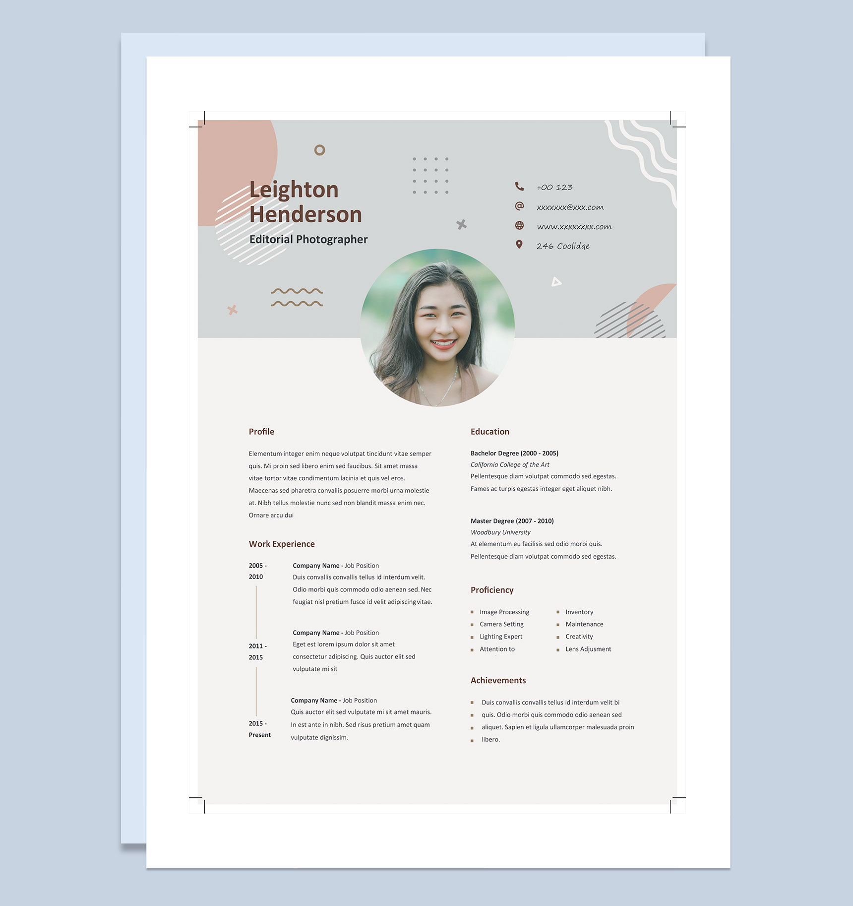 白色纯英文摄影师求职简历Word模板