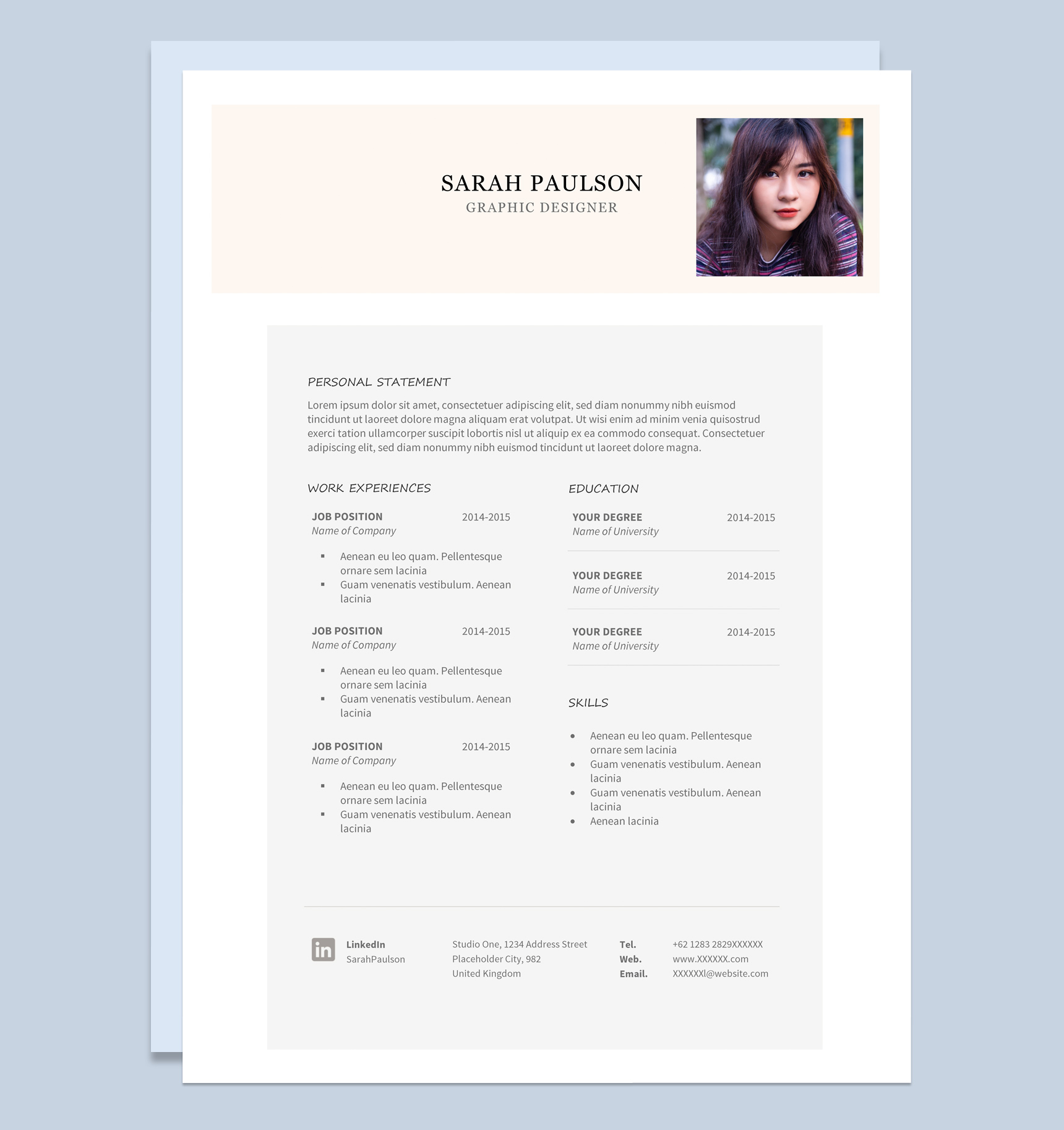 灰色唯美风格平面设计师应聘英文简历Word模板